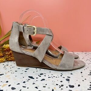 NEW Sofft Mauldin Bisto Taupe Ankle Strap Women’s Comfort Wedge Sandals Sz 8